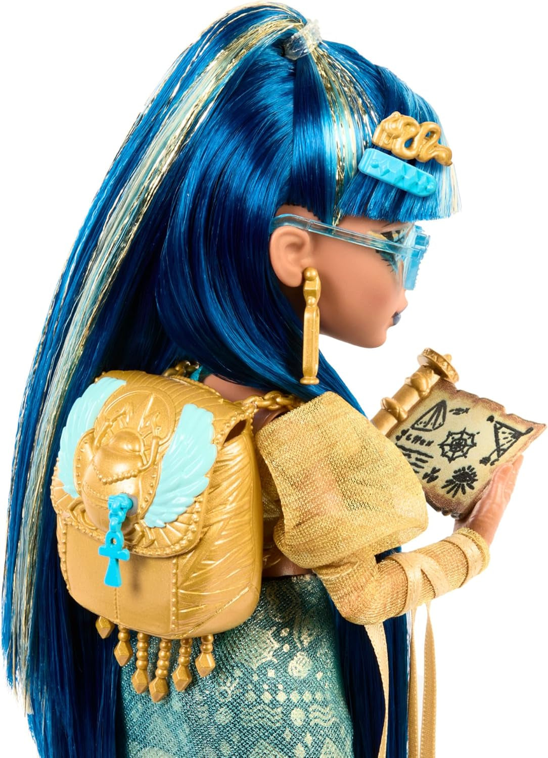 Monster High Cleo De Nile-Puppe in goldener Bluse und Lagenrock, inklusive Cobra Hissette-Haustier und Zubehör wie Rucksack, Snack und Papierrolle, HXH74 Naty Shop-Puppen