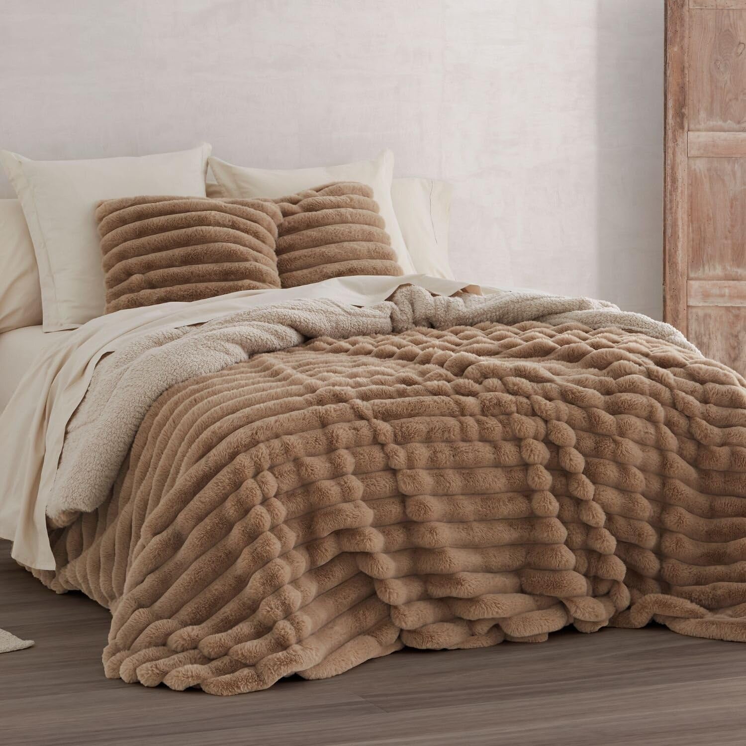 Cremefarbene Winterdecke aus Lammfellimitat Ancho 135 cm Steppdecken und Steppdecken Naty Shop Camel Ancho 150 A 160 cm