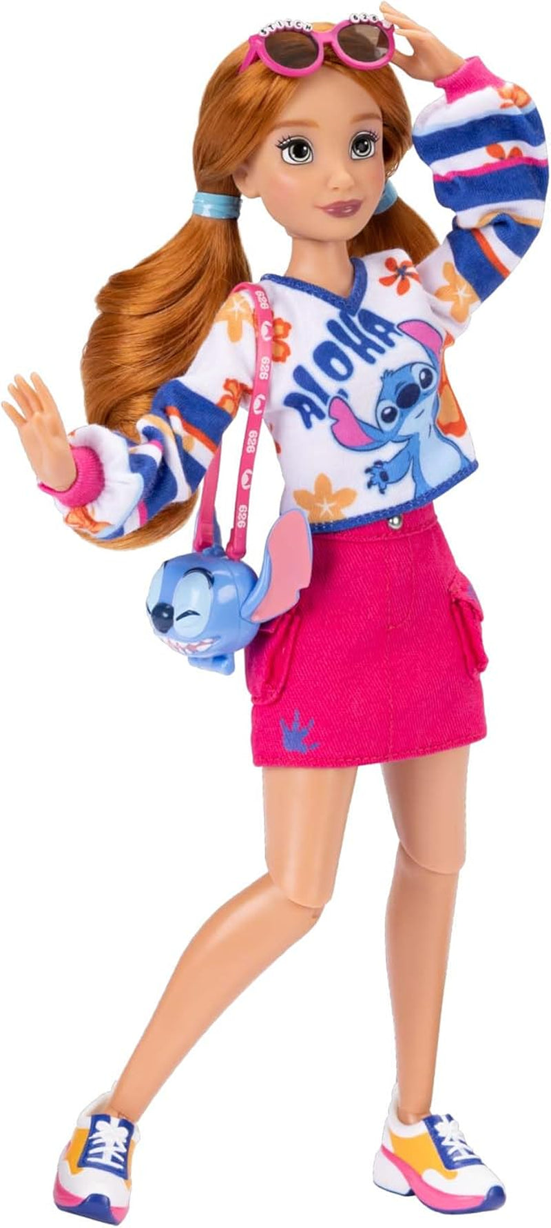 Disney ILY 4EVER Stitch Modepuppen mit roten Haaren, 29 cm groß, mit 13 Artikulationspunkten, zwei kompletten Mix-and-Match-Outfits und einem funkelnden Mickey-Ring für Sie!