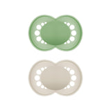 MAM Original Schnuller, 2er-Pack, zahnfreundliche Babyschnuller, aus nachhaltigen und bioregenerierbaren Materialien, MAM SkinSoft Silikonsauger, mit Schnullerbox, 6-16 Monate, Grün/Beige