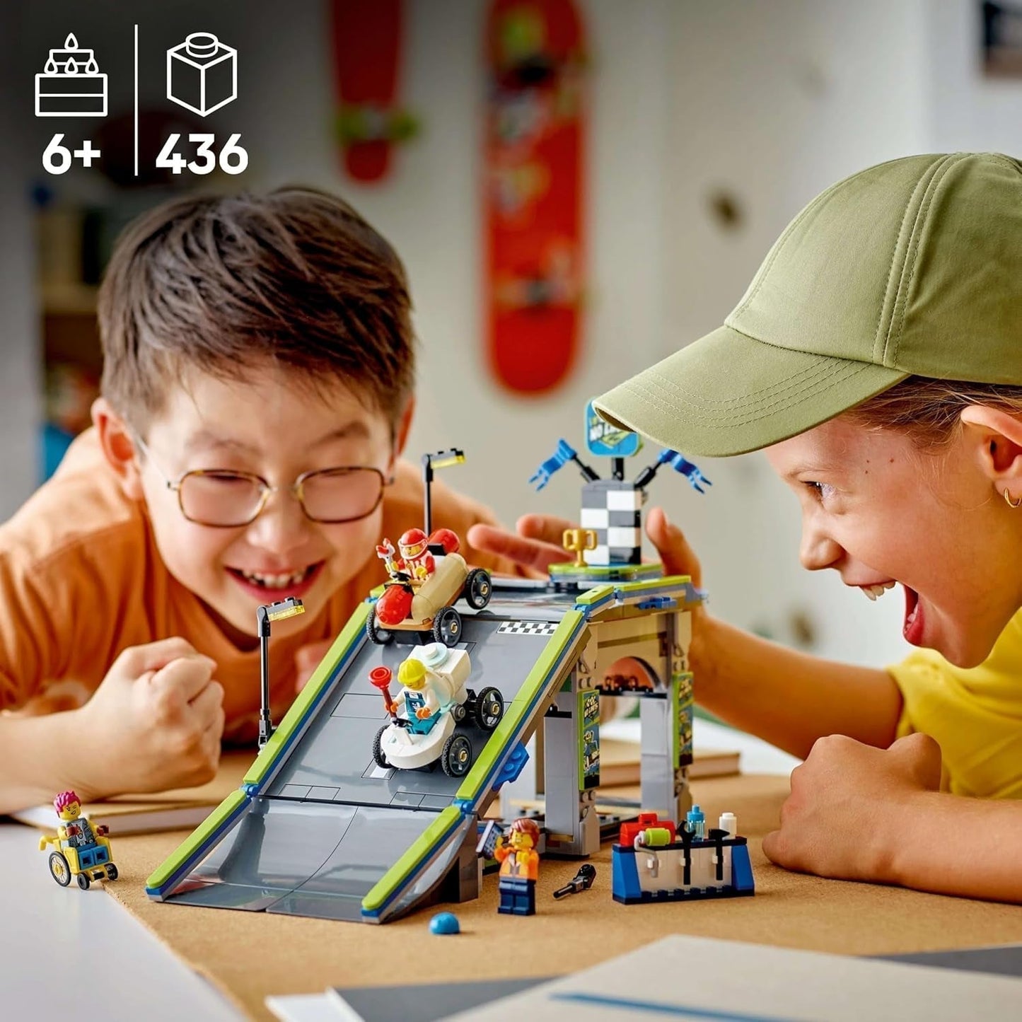 LEGO City No Limits: Seifenkistenrennen mit Rampe – Konstruktionsspielzeug für Jungen und Mädchen ab 6 Jahren – Set mit 2 Seifenkisten und 4 Racer-Minifiguren – Geschenkidee für Kinder 60460 Bausets Besuchen Sie den LEGO-Store