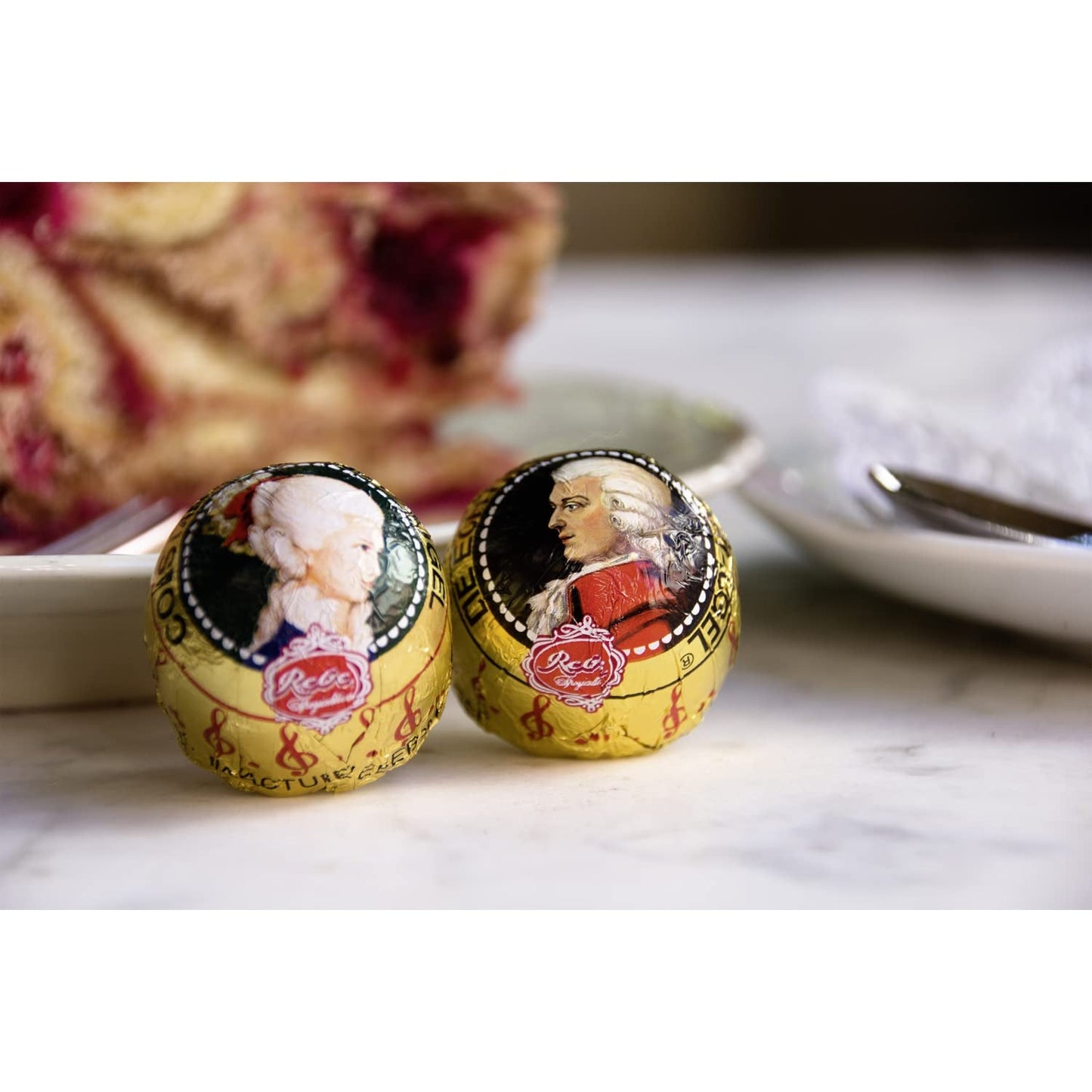Reber Mozartkugeln – 5 Tüten mit je 5 Süßigkeiten in der Weihnachtsedition – Authentische Reber Mozartkugeln, hergestellt aus dunkler Schokolade, Marzipan und Nougat