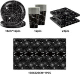 49-teiliges Halloween-Spinnen-Papierbesteckset mit Tellern, Servietten, Gläsern und Tischdecke. Schwarzes Geschirrset mit Desserttellern, Servietten und Gläsern.