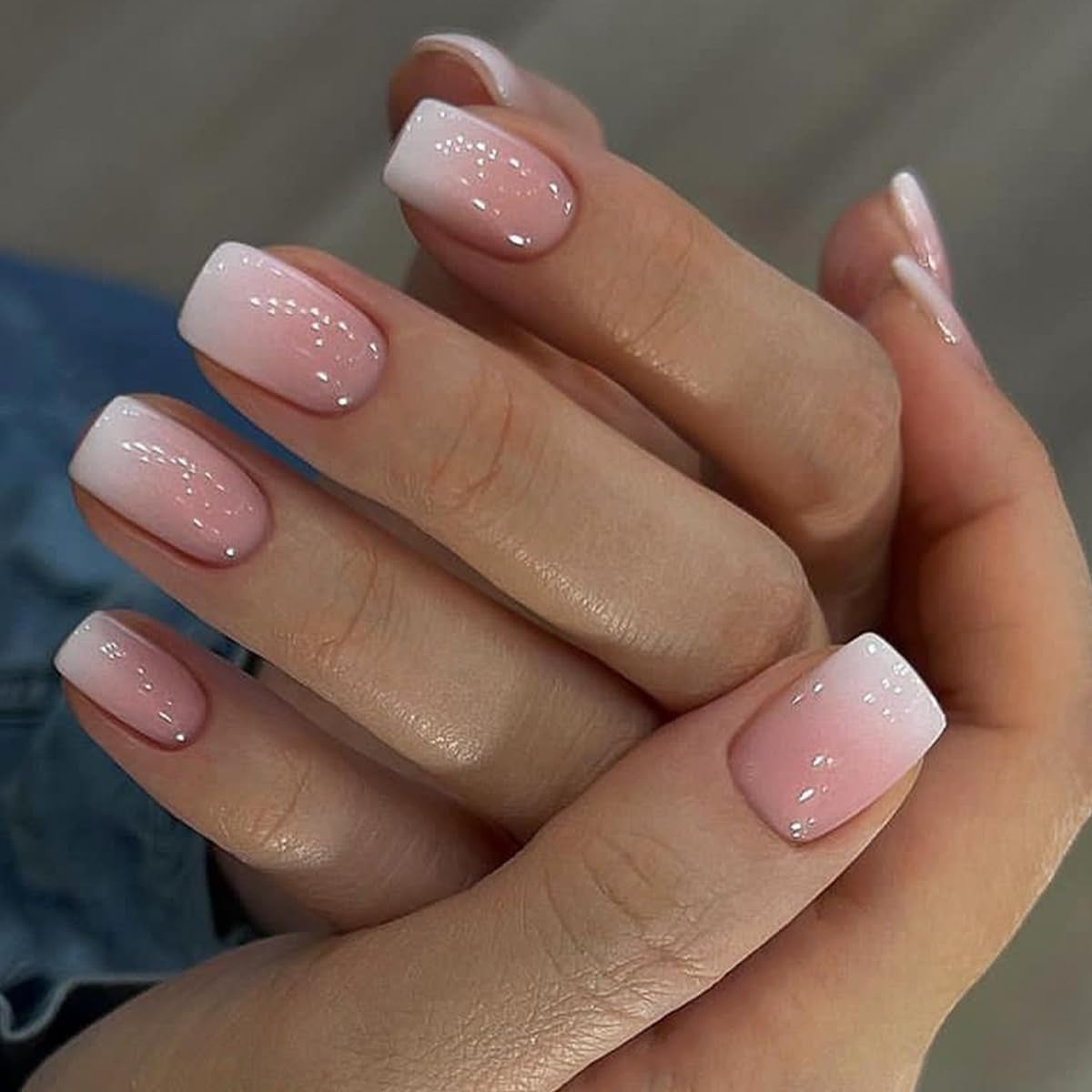 Selbstklebendes Kunstnägel-Set – Französische Kunstnägel – 24-teilig, kurzes quadratisches Design, weiß-rosa Farbverlauf, künstliche Nägel, Ballerina-Maniküre (kurzer rosa Farbverlauf)