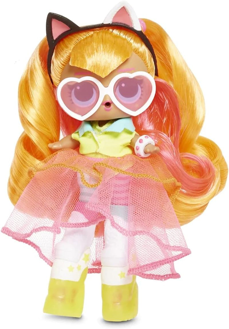 LOL Überraschung! 570776E7CAZ JK Mini-Modepuppe – 15 Überraschungen, Kleidung und Accessoires – Sammlerstücke – Neon QT