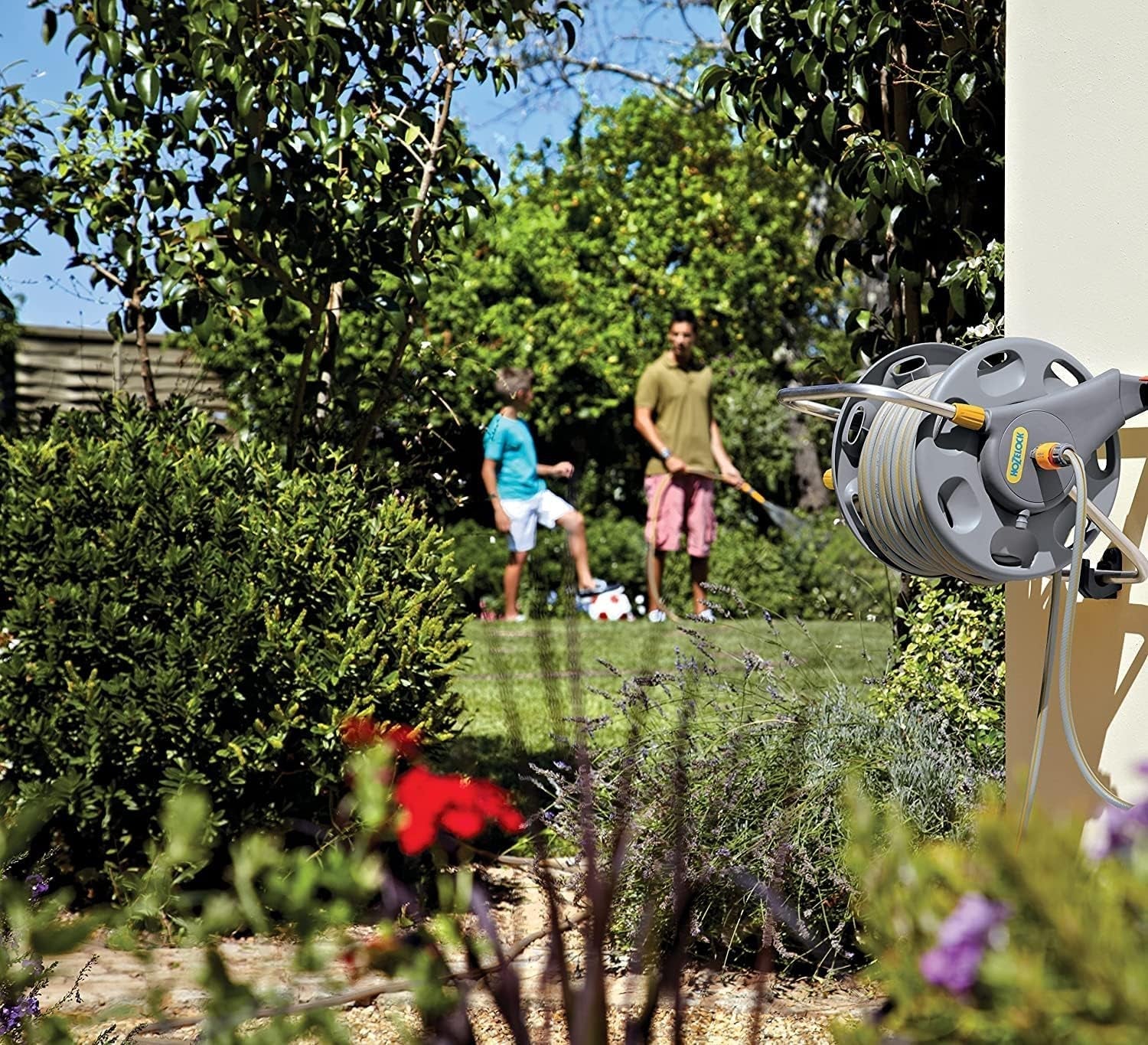 HOZELOCK – 2-in-1-Schlauchtrommel (Stützleitung nicht im Lieferumfang enthalten), 60 m: Freistehend oder an der Wand montiert, leicht zu tragen, aber robust und langlebig. Flexibler Einsatz im Garten [2475R0000]
