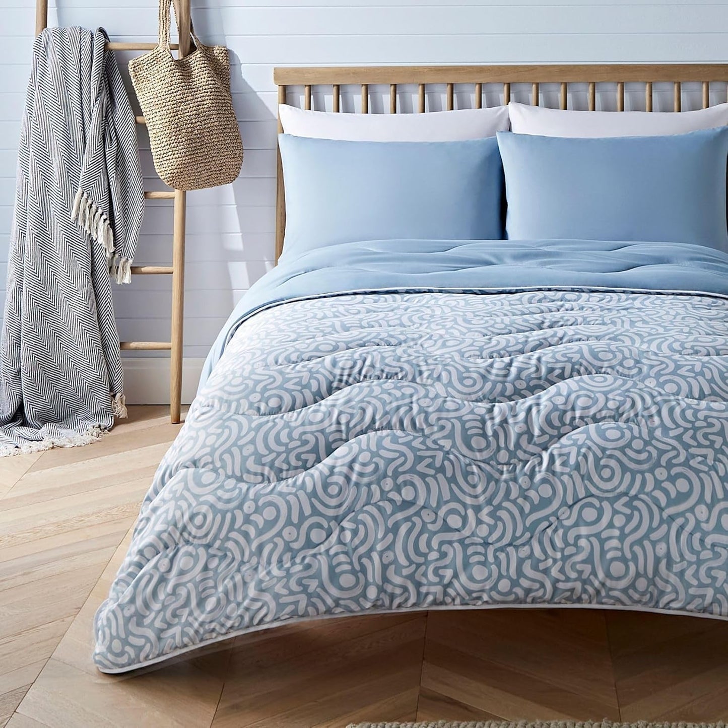 Night Lark Coverless Duvet Super King 6 Tog Spring Summer – Abstrakte Wellen. Superweiche, bequeme und leichte Decke. Maschinenwaschbar und schnell trocknend, All-in-One-Wende-Kissenbezug-Set. Bettdecken und Steppdecken, Naty Shop, weißes Doppelbett