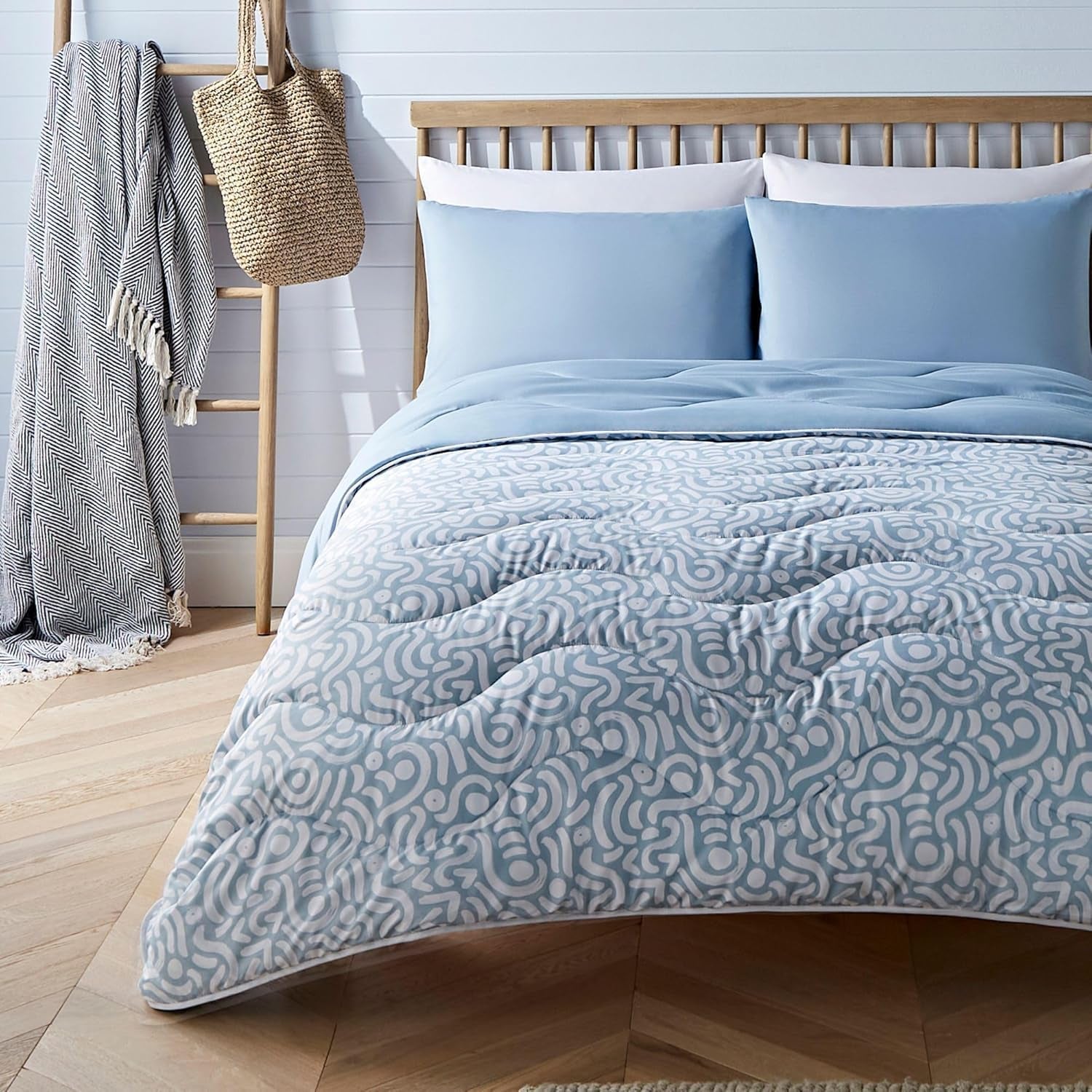 Night Lark Coverless Duvet Super King 6 Tog Spring Summer – Abstrakte Wellen. Superweiche, bequeme und leichte Decke. Maschinenwaschbar und schnell trocknend, All-in-One-Wende-Kissenbezug-Set. Bettdecken und Steppdecken, Naty Shop, weißes Doppelbett