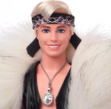 Barbie, der Film, Sammlerstück Ken-Puppe mit Kunstfellmantel und schwarzer Fransenweste mit Bandana, HRF31 Naty Shop Dolls