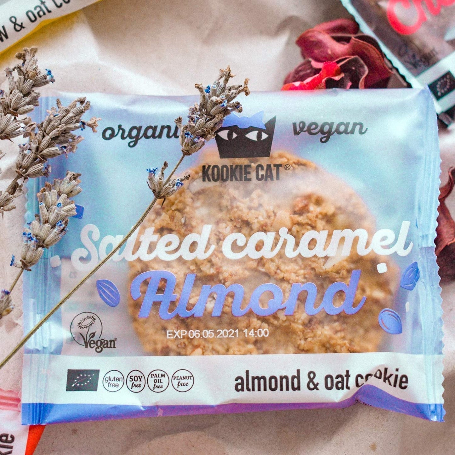 Vegane gesalzene Karamell-Mandelkekse – einzeln verpackt, glutenfrei, sojafrei, Bio-Mandelhaferflocken – 12 x 50 g Multipack (2er-Pack)