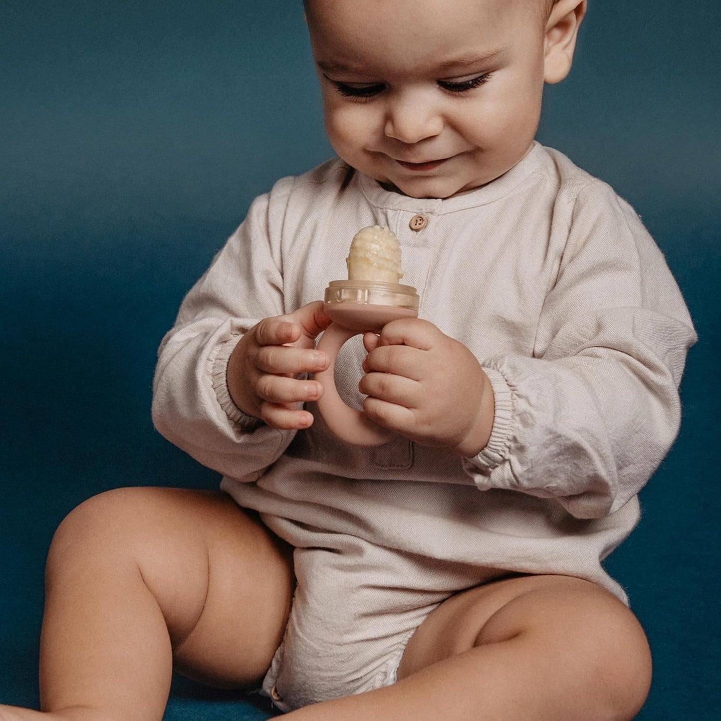 Suavinex Baby-Beißring, erstickungssicher, lebensmittelecht, Silikon, mit Deckel, leicht zu reinigen, spülmaschinen- und gefriergeeignet, beruhigt das Zahnfleisch, ab 6 Monaten, Pink