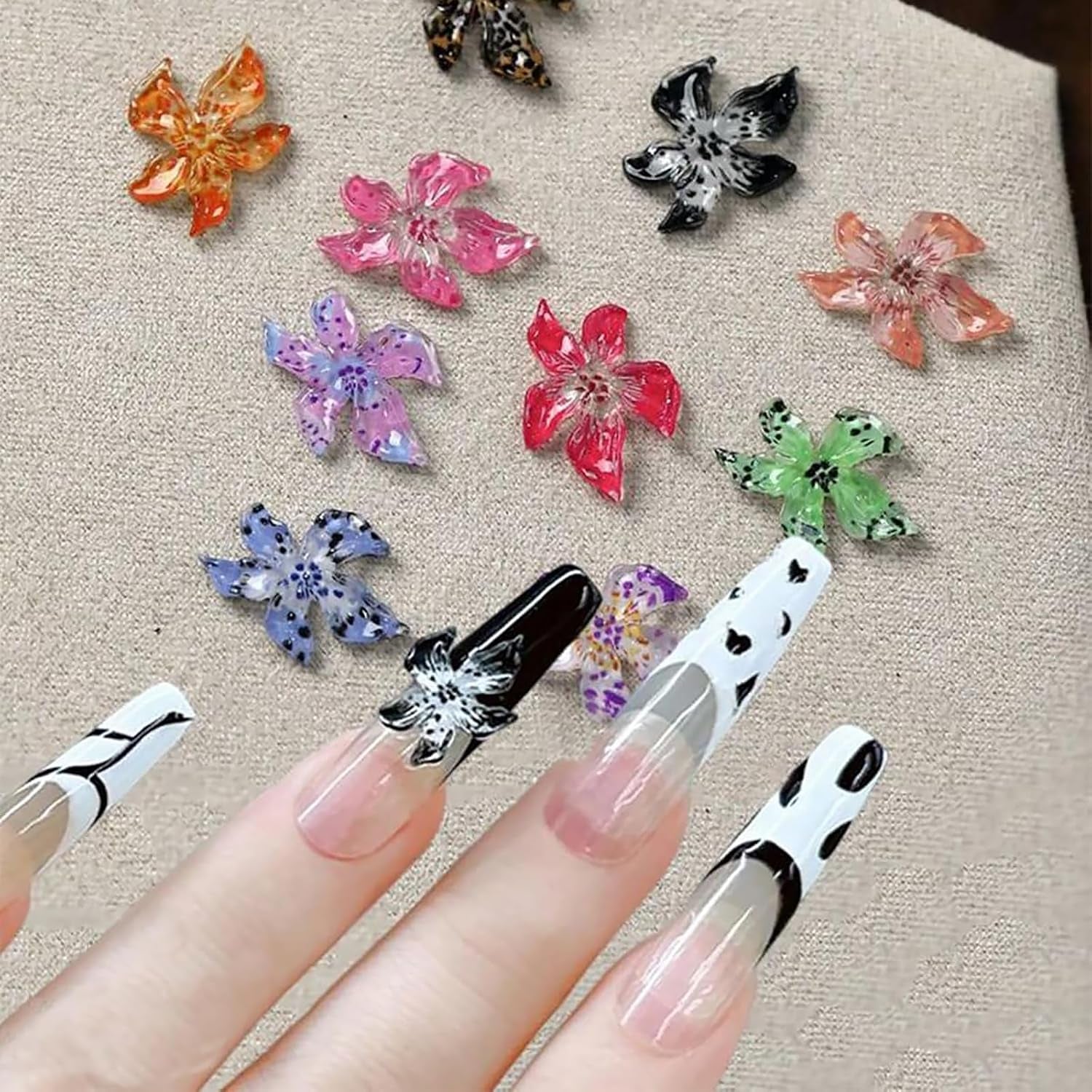 50 Stück 3D-Blumen-Nagel-Charms, 3D-Gel-Nagelkunst, Nagel-Charms, bunter Sommerschmuck, DIY-Nagelzubehör, geprägte Hibiskusblüten-Kristalle, Farbverlaufs-Nagelkunst für Frauen
