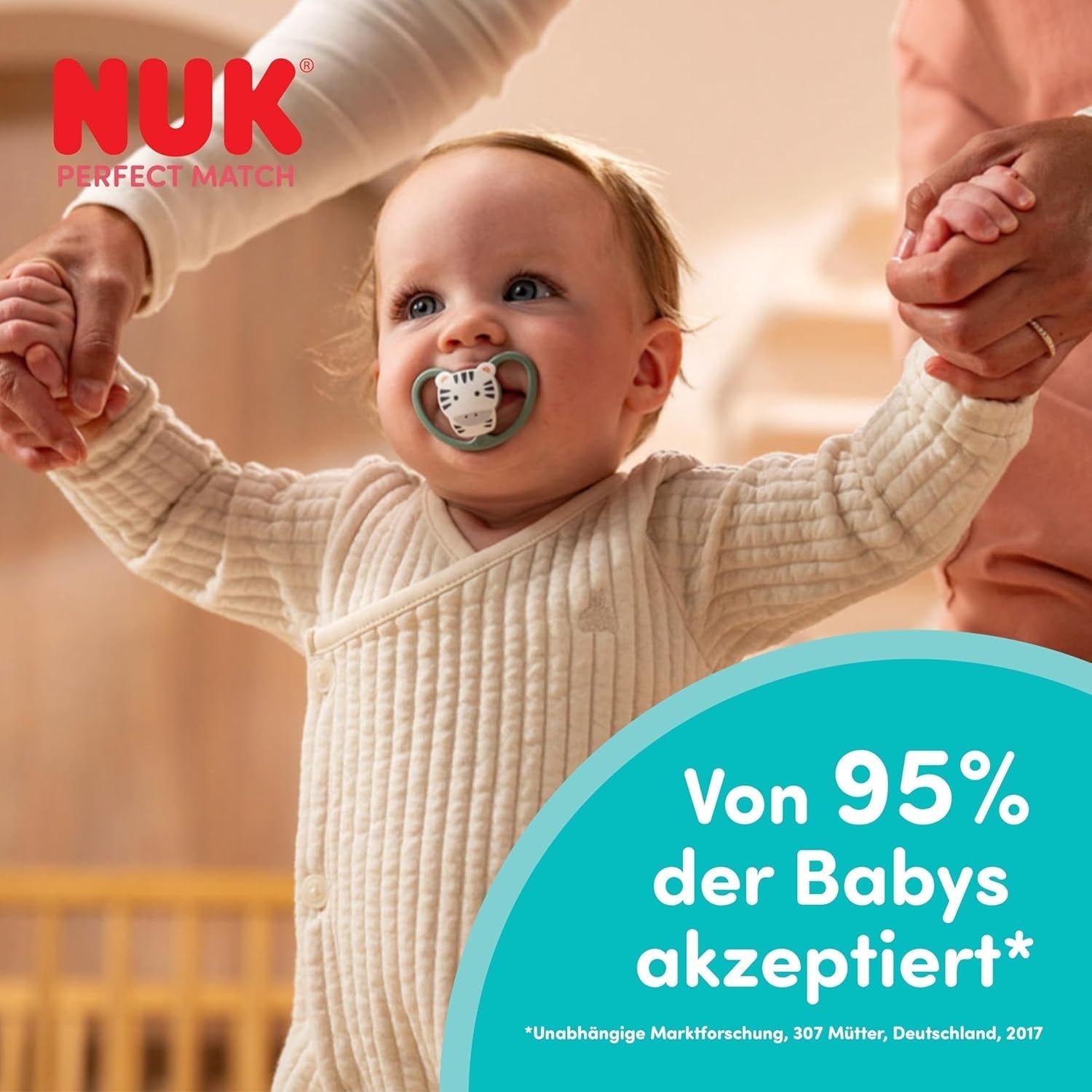 NUK Perfect Match Air Night Schnuller für Babys | 0-6 Monate | Im Dunkeln leuchtende Schnuller, die die Luftzirkulation fördern und das Sabbern verhindern | 95 % Akzeptanz bei Babys** | Löwe | 2 Stück