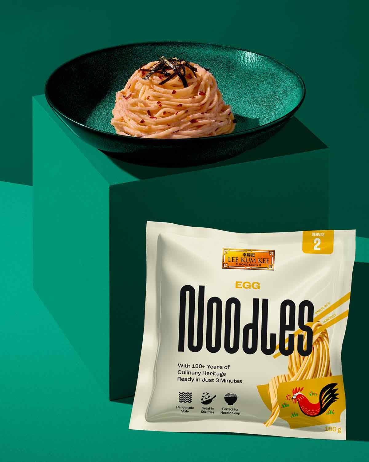 LEE KUM KEE Eiernudeln – Asiatische Eiernudeln, die Klassiker für Wok-Gerichte und Suppen, halbtrockene Nudeln, fertig in 3 Minuten, zwei Portionen pro Packung, 6 x 180 g Multipack