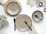 CreaTable, 24464, Serie Malmö Beige, 18-teiliges Tafelservice für 6 Personen, Tellerset aus Steingut, spülmaschinen- und mikrowellengeeignet, hochwertige Herstellung