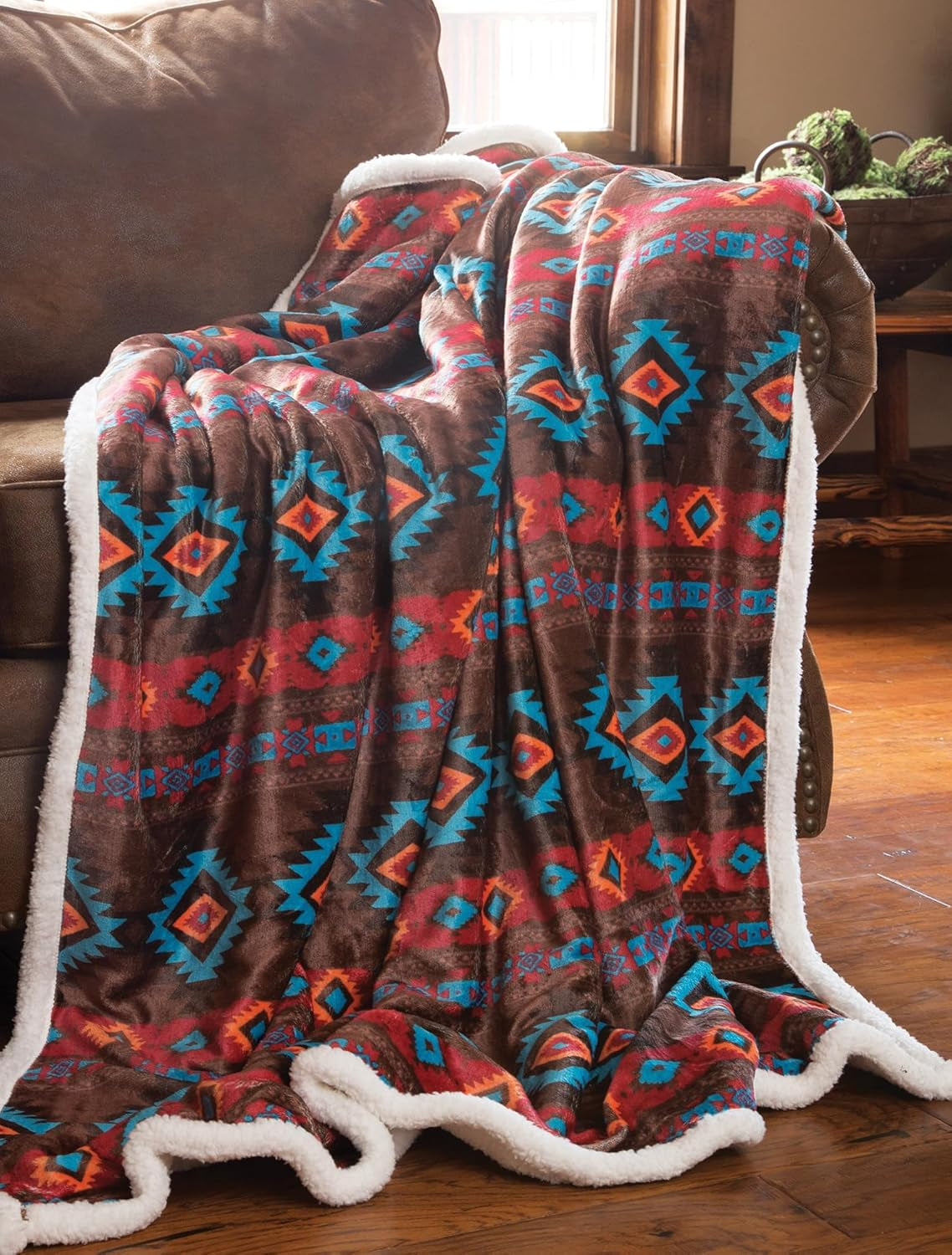 CARSTENS, INC. Wrangler Ultra Premium Überwurfdecke, superweich, Sherpa-Fleece, übergroß, 137,2 x 172,7 cm, Southwest Horizon Betten und Decken Carstens, Inc.