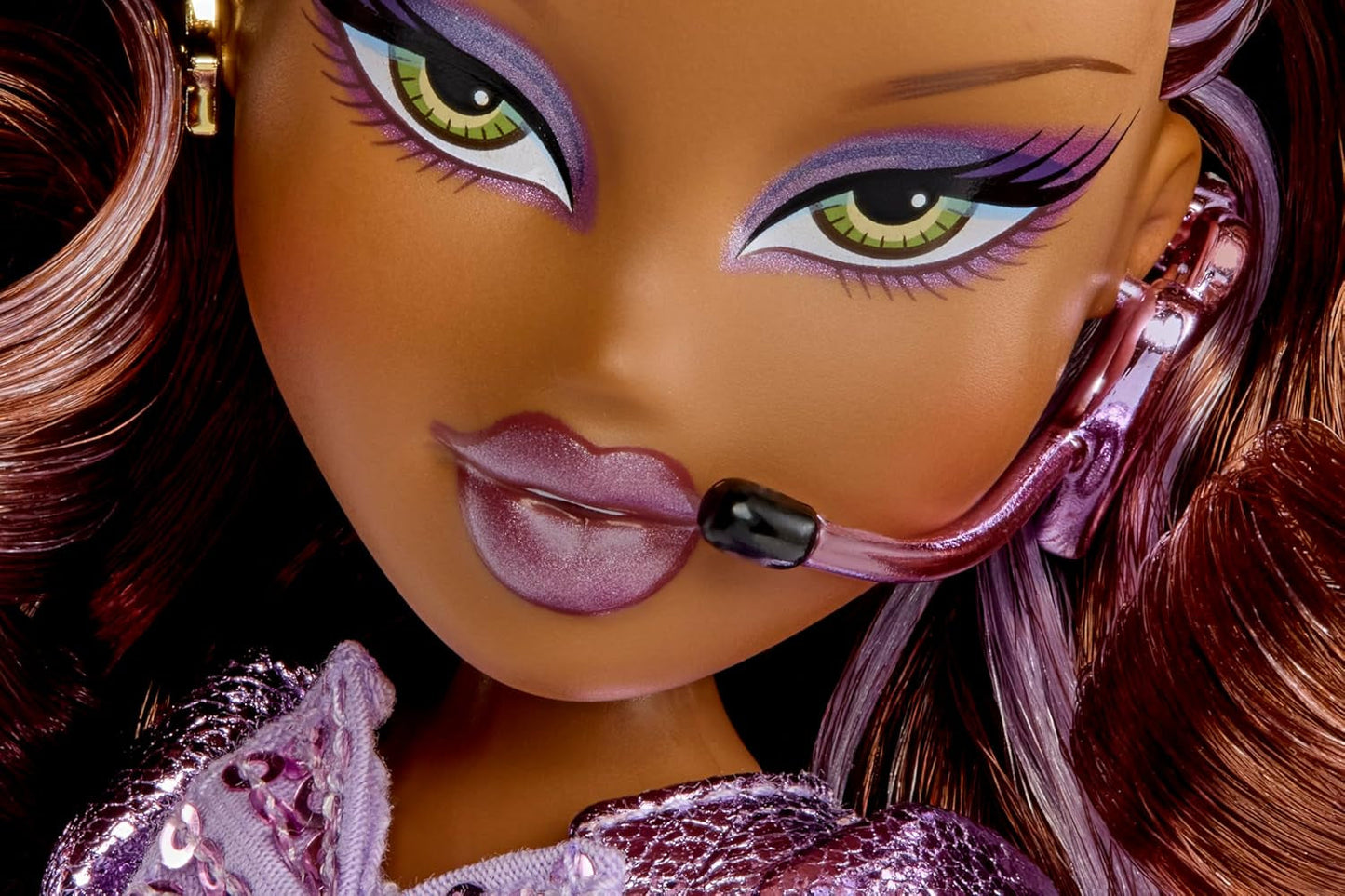 BRATZ Pop Starz Sasha – Modepuppe mit Sammel-Schlüsselanhänger, Outfit und Musikzubehör