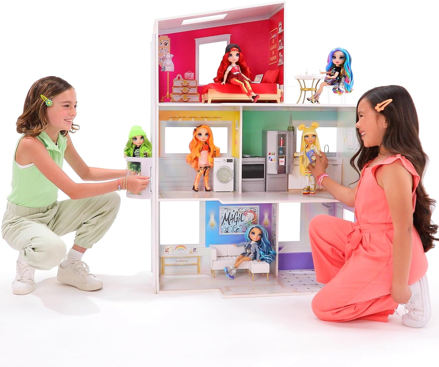 Rainbow High Townhouse – 3-stöckiges Puppenhaus aus Holz mit 5 farbenfrohen Zimmern und Terrasse – Komplett möbliertes Haus mit Aufzug und funktionalem Zubehör – Spielzeug für Kinder von 4–12+ Jahren Naty Shop Puppenhäuser