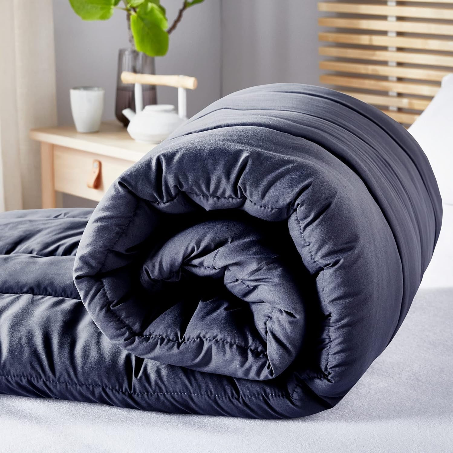 Pikolin Home – Wendedecke 300 G – nordische zweifarbige Füllung – für Bett 90 – bequem, warm, atmungsaktiv, Marineblau, 140 x 200 cm Bettdecken und Steppdecken Naty Shop