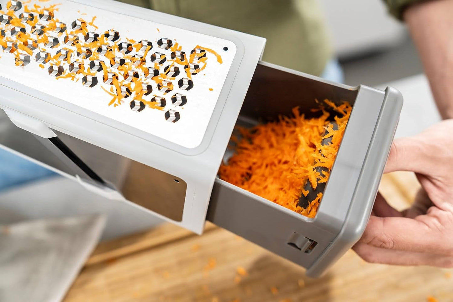 ZWILLING Z-Cut quadratische Reibe, Mehrzweck-Schäler mit Edelstahlklinge, Naty Shop