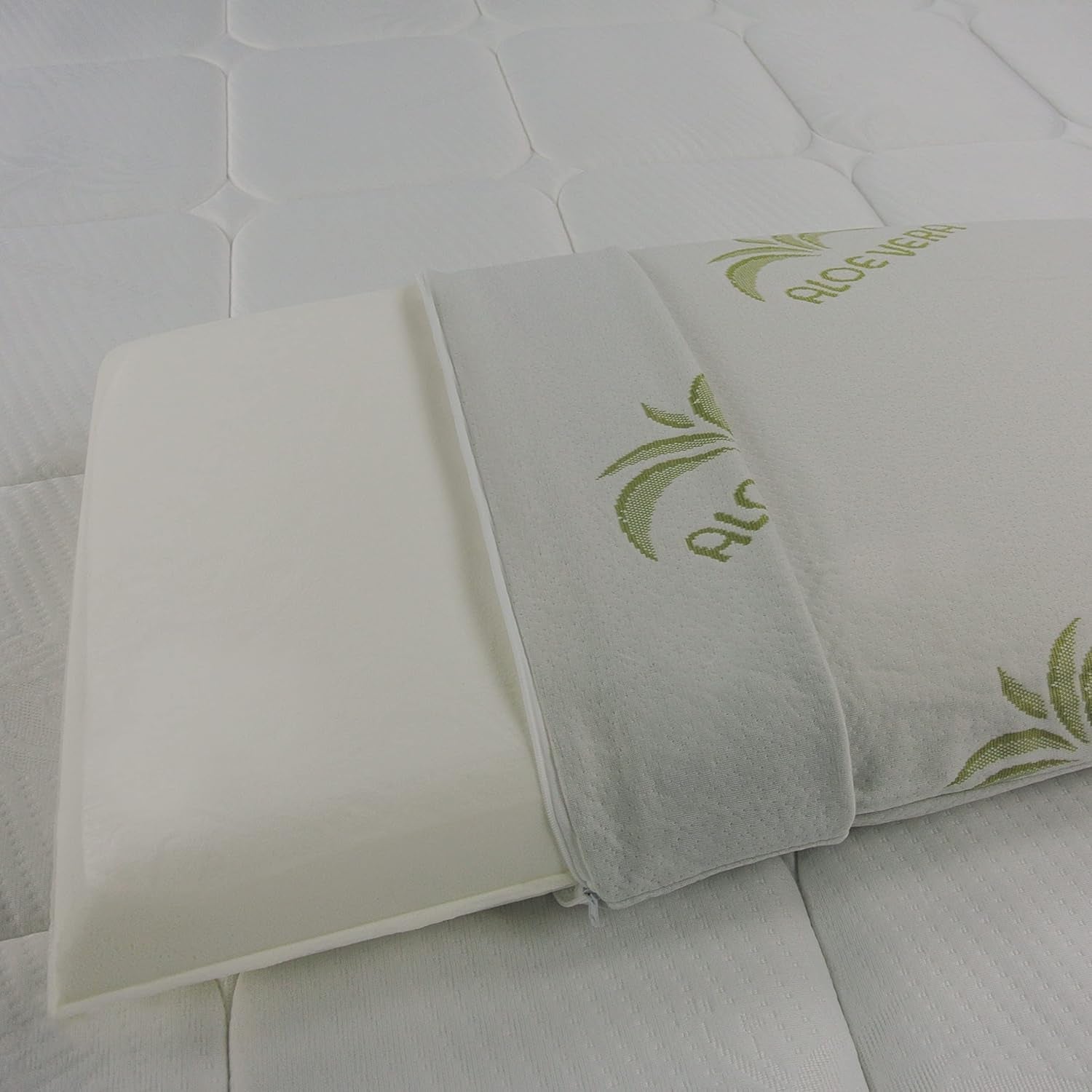 Seifenschalen-Memory-Schaum-Kissen mit Aloe-Vera-Futter. Naty Shop Standard-Kissen