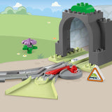 LEGO DUPLO Town Eisenbahntunnel und Gleise – Erweiterungsset, Geschenk für Kleinkinder, fördert die Geschicklichkeit, Spielset für 2-jährige Fahrzeugfans, kreatives Lernspielzeug 10425 Bausets Besuchen Sie den LEGO-Store