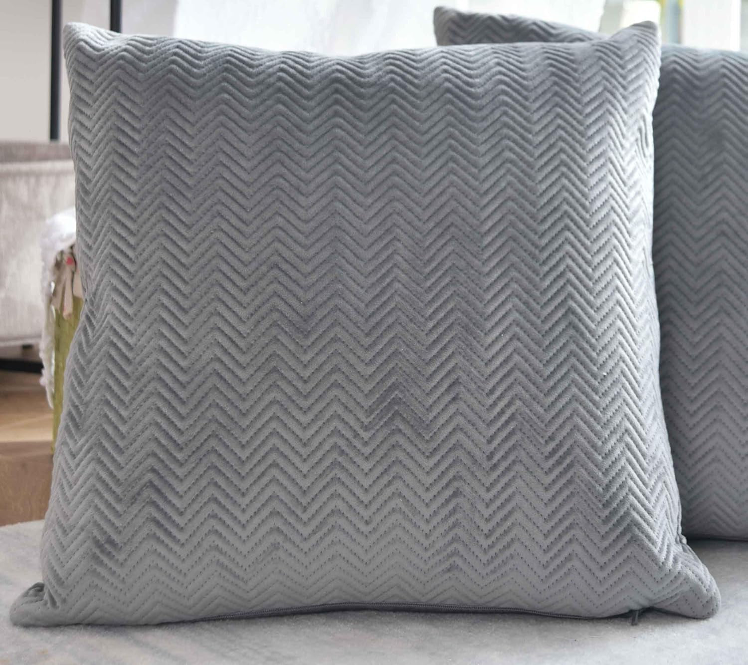 Vorhangkastenkissen, dekoratives Kissen, LxB 45 x 45 cm, grüner Jacquard „Greta“ mit Fischgrätenmuster, pflegeleicht, Reißverschluss, weiche Füllung 320 g – verschiedene Farben, 2023510 Reisekissen Naty Shop Grau