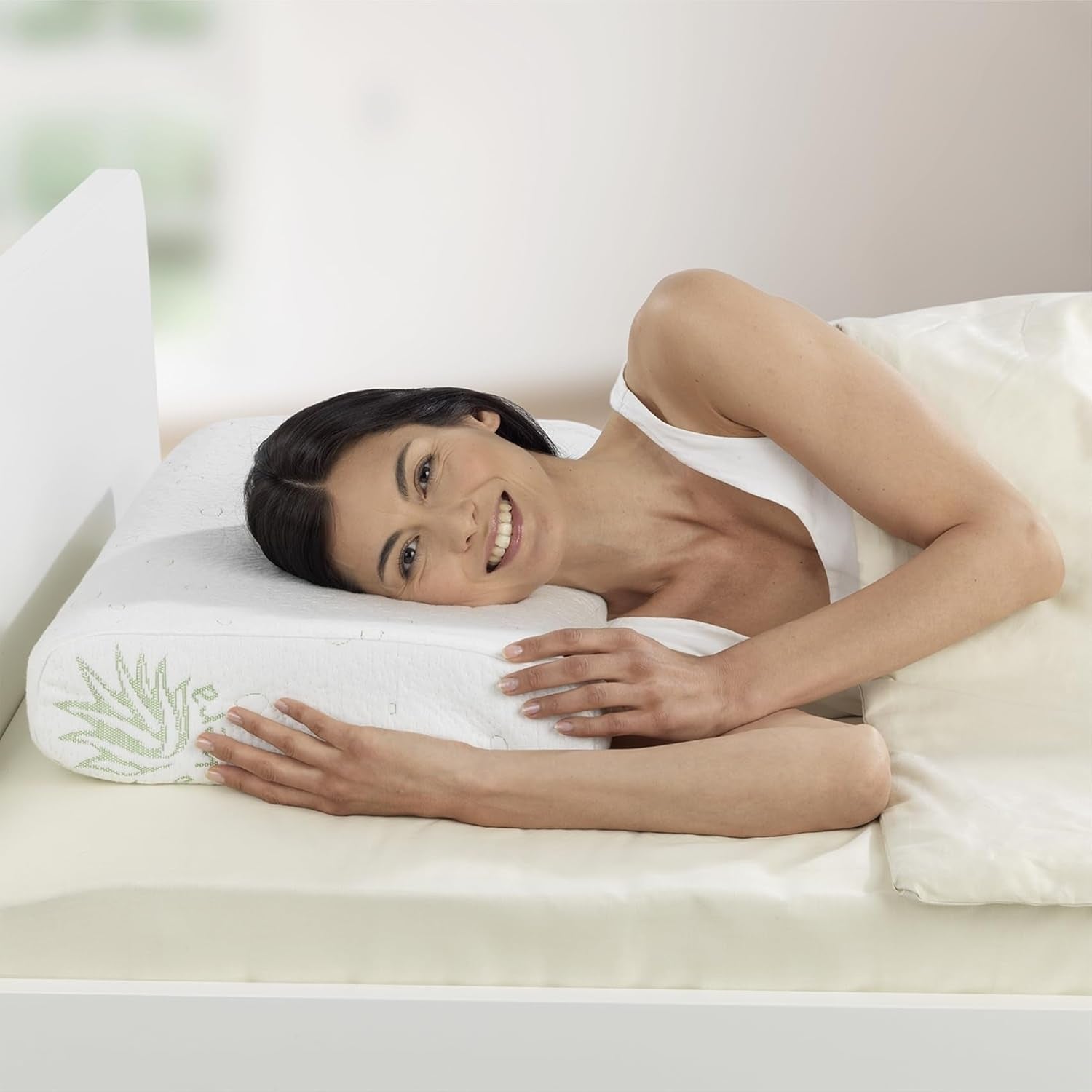 Maximex Visco-Nackenstützkissen, Atmungsaktives Stützkissen mit ergonomischer Schaumstofffüllung, Höhen- und höhenverstellbares Nackenstützkissen für einen erholsamen Schlaf, Mit Aloe Vera Naty Shop Standardkissen