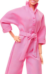 BARBIE THE MOVIE Margot Robbie – Puppe mit Kaugummi-Rosa Jumpsuit, Messy Updo, Sonnenbrille, Kopftuch, Wedge-Sneakers, Sammlerverpackung, für Kinder ab 3 Jahren, HRF29