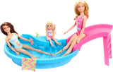Barbie-Puppe und Zubehör – Pool mit Rutsche und Zubehör für stundenlangen Spaß in der Sonne, rosa Badeanzug mit tropischem Design, für Kinder ab 3 Jahren, HRJ74