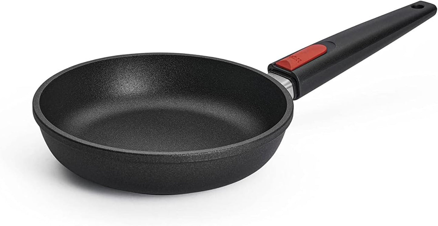 Woll Nowo Titan-Flachpfanne – Induktion, 5 cm Höhe, abnehmbarer Griff – für alle Herdarten, Aluminiumguss, Antihaftbeschichtung. Töpfe und Pfannen Naty Shop 20 cm