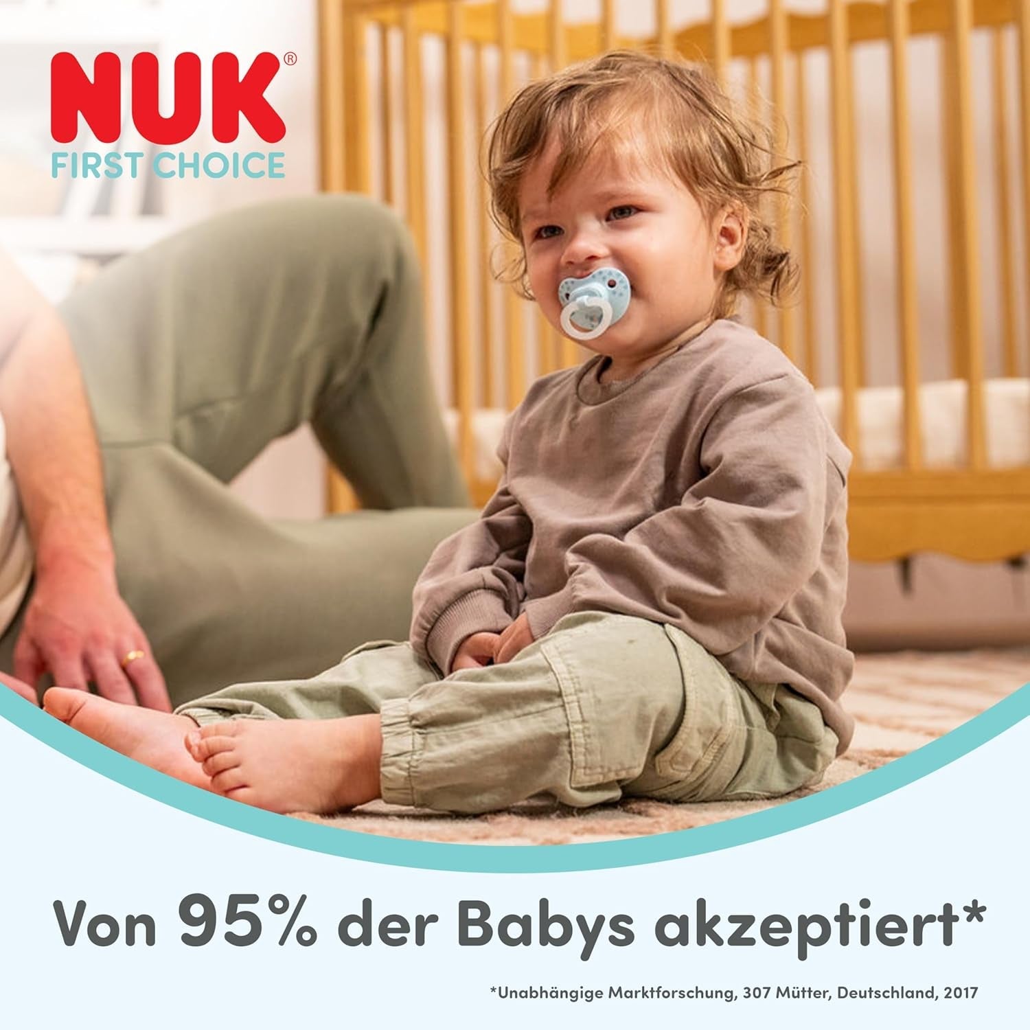 NUK First Choice Classic Tag- und Nachtschnuller für Babys | 6-18 Monate | Kieferorthopädische Schnuller, die im Dunkeln leuchten | 95 % Akzeptanz bei Babys** | Blau | 2 Stück