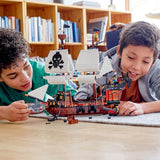 LEGO Creator 3-in-1-Piratenschiff-Set, Spielzeug mit 3 Bauoptionen, Baue eine Piraten-Taverne oder eine Totenkopf-Pirateninsel, enthält 3 Rollenspiel-Abenteuer-Minifiguren 31109 Bausätze Besuchen Sie den LEGO-Store