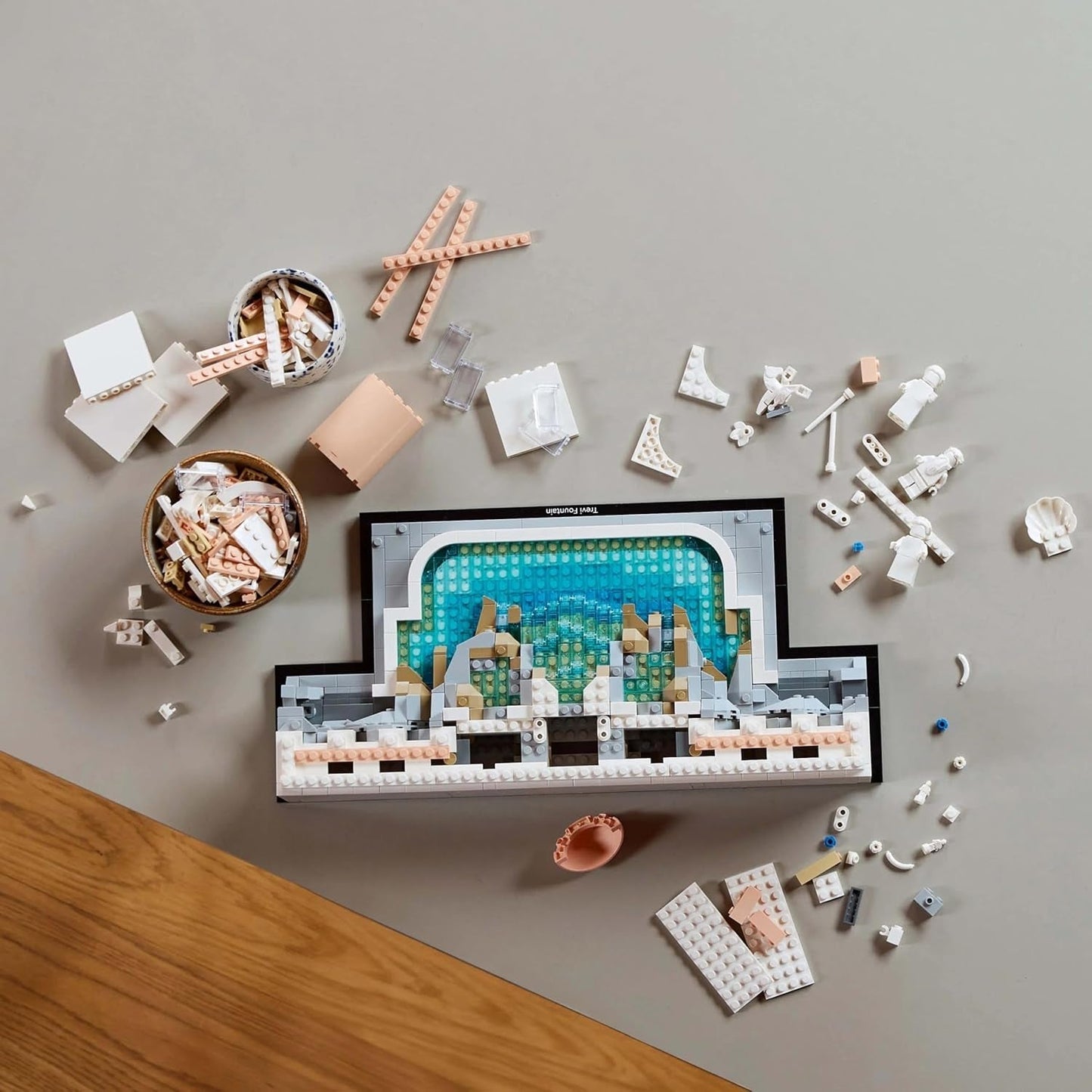LEGO Architecture Trevi-Brunnen – Modell eines Wahrzeichens in Rom mit Minifiguren-Skulpturen – Sammelstück für Büro und Wohnzimmer – Geschenk für Erwachsene und Architekturliebhaber 21062 Bausets Besuchen Sie den LEGO-Store