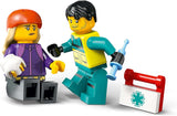 LEGO City Krankenwagen – Spielzeug mit 2 Minifiguren (Skateboarder und Fahrer) – Lernspielzeug für Jungen und Mädchen ab 5 Jahren – Geburtstags- und Weihnachtsgeschenkideen 60451 Bausets Besuchen Sie den LEGO-Store