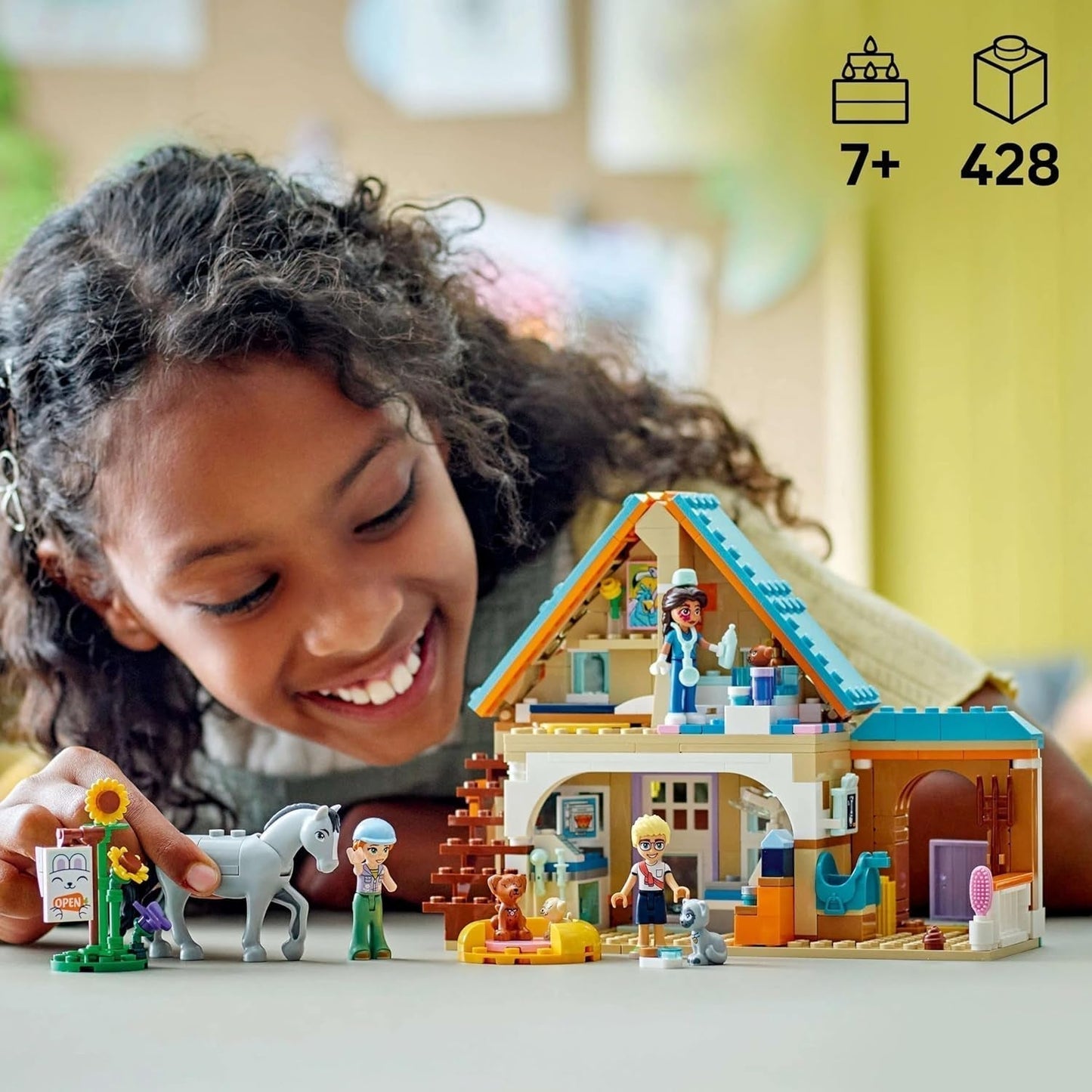 LEGO Friends Veterinärschrank für Pferde und Haustiere, Bau- und Spielset für fantasievolles Rollenspiel mit 3 Minifiguren und 5 Tierfiguren, Geschenkidee für Mädchen ab 7 Jahren 42651 Bausets Besuchen Sie den LEGO-Store