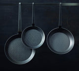 RÖSLE Serie 1888 Schmiedeeisen-Bratpfanne, hohe Qualität, hoher Rand für knusprige Pommes Frites und schnell gebratenes Fleisch, geeignet zum Grillen und Induktionstöpfe und -pfannen Naty Shop
