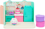 Gabby Dollhouse und Gabby Dollhouse Deluxe Room Sweet Dreams Fluffy Cat Schlafzimmer Kissen Katze und 3 Accessoires 3 Möbelstücke und 2 Überraschungsboxen Geeignet für Kinder ab 3 Jahren