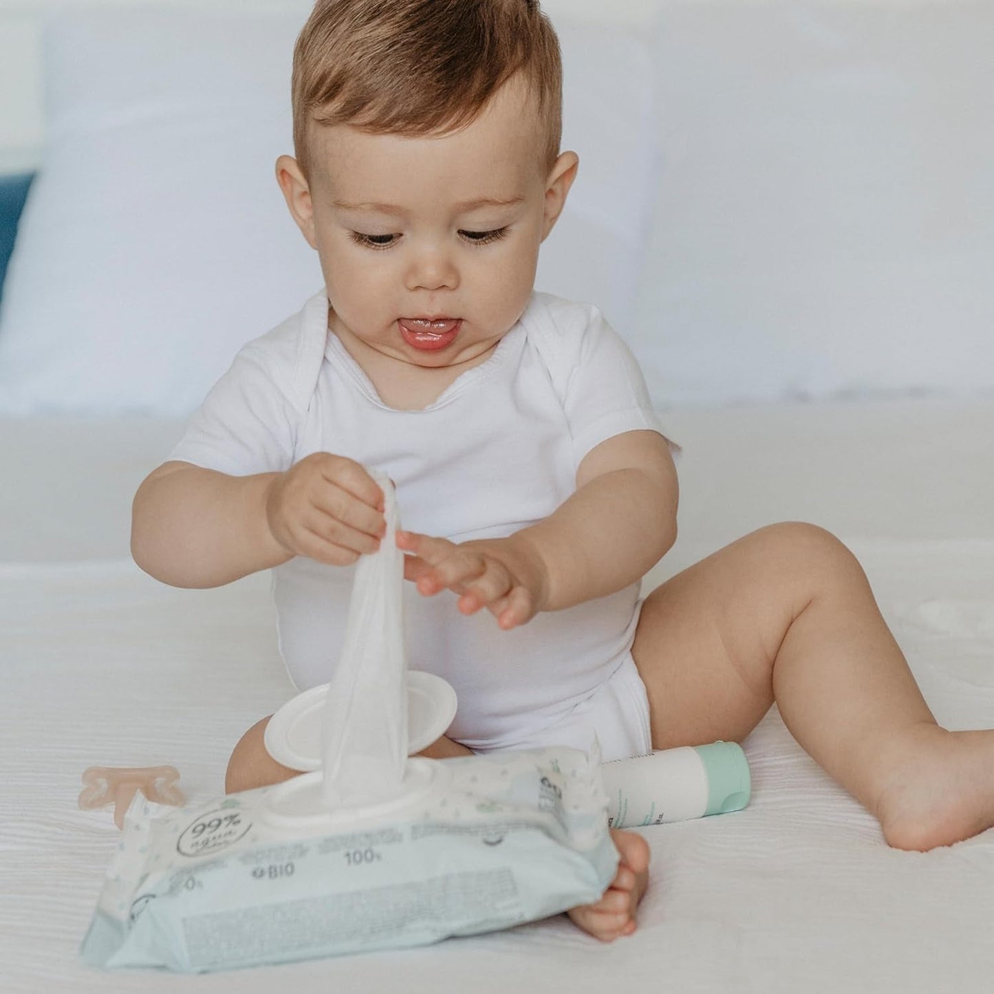 Suavinex Aqua Care Baby-Feuchttücher, 60 Stück, Reinigungstücher, 99 % Wasser, Pflanzenfaser, Aloe Vera, parfümfrei, alkoholfrei, dermatologisch getestet, geeignet für empfindliche Haut