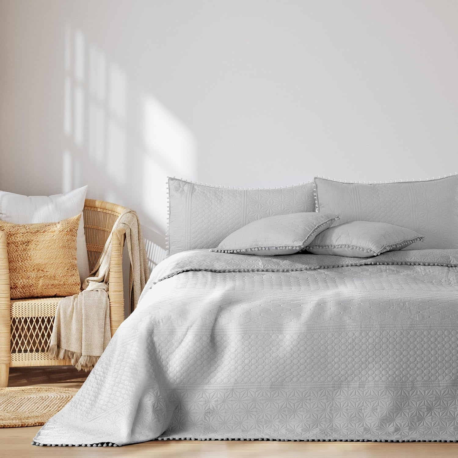 Ameliahome Tagesdecke mit Pompons, 220 x 240 cm, doppelseitige Tagesdecke, Ultraschall-Steppung, Polyester, Meadore, Grau, Betten und Decken, Besuche den AmeliaHome-Store Meadore Silber, 170 x 210 cm