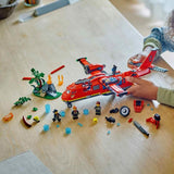 LEGO City Feuerwehrflugzeug, Kinderspielzeug-Flugzeug-Feuerwehrset, Bauset mit 3 Feuerwehrfiguren und Feuerdekoration, tolle Geschenkidee für Jungen und Mädchen ab 6 Jahren 60413 Bausets Besuchen Sie den LEGO-Store