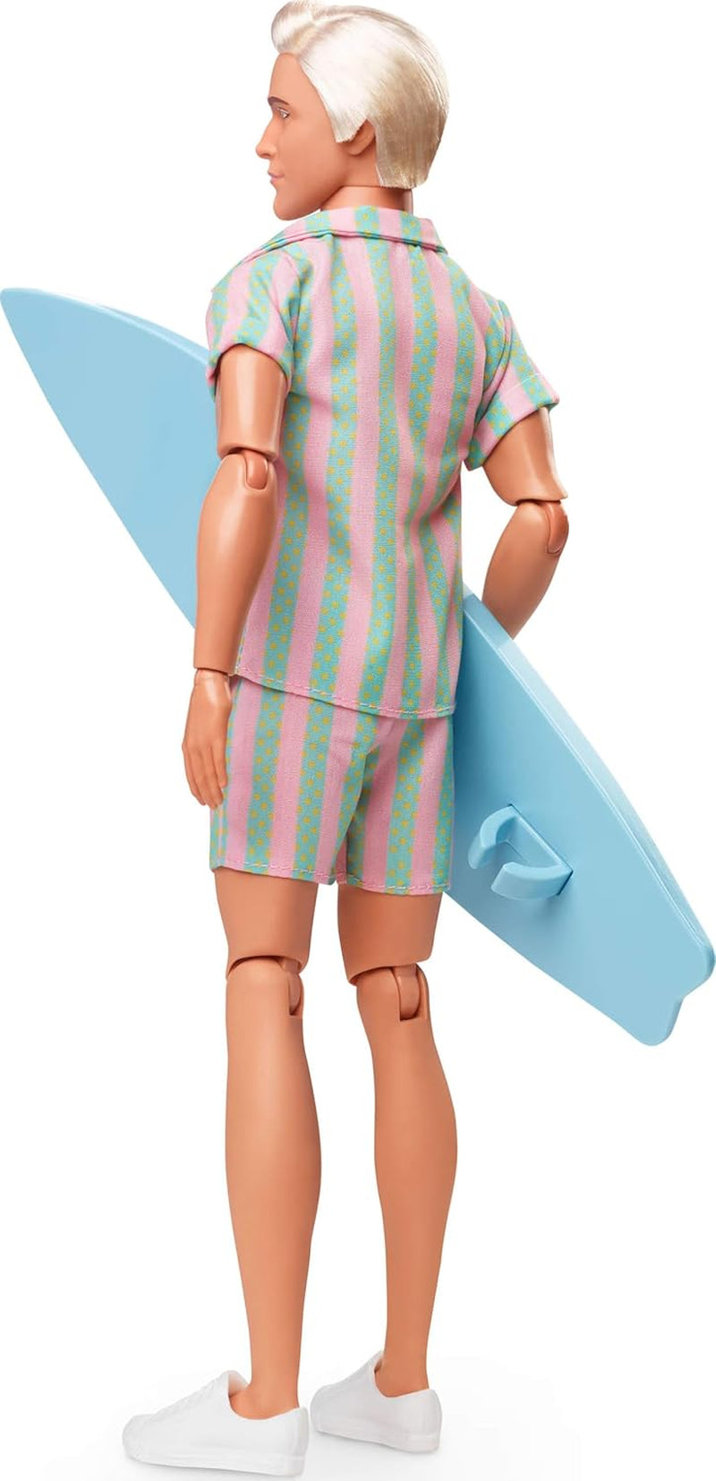 Barbie Movie Ken Barbie-Puppe in pastellrosa und grün gestreifter Strandkleidung, Surfbrett und weißen Turnschuhen, JBJ54