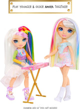 Rainbow High Junior High Rockband – Amaya, Regenbogenfarben – 23 cm große Modepuppe mit Tastatur, anpassbar mit Aufklebern, beweglich, süßes Spielzeug für Kinder ab 4 Jahren