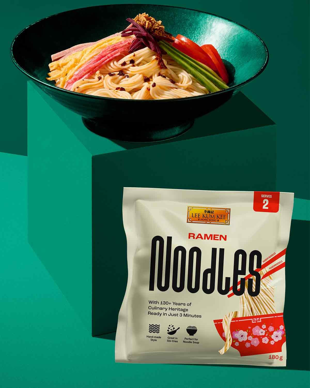 LEE KUM KEE Ramen-Nudeln – Asiatische Ramen mit zarter und feiner Textur, der Klassiker für Ramen-Suppen und Wok-Gerichte, halbtrockene Nudeln, zwei Portionen pro Packung, 6 x 180 g Multipack