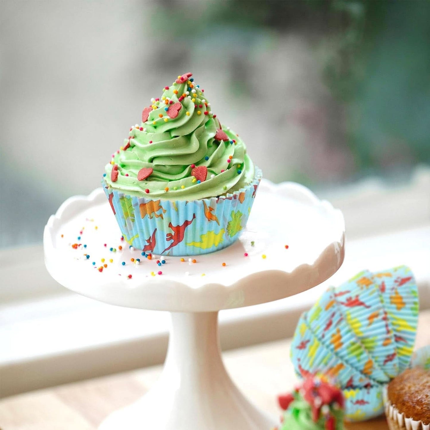 Günthart Dino-Set, 55 Gramm + 50 Cupcake-Förmchen aus Papier Sprinkles Naty Shop