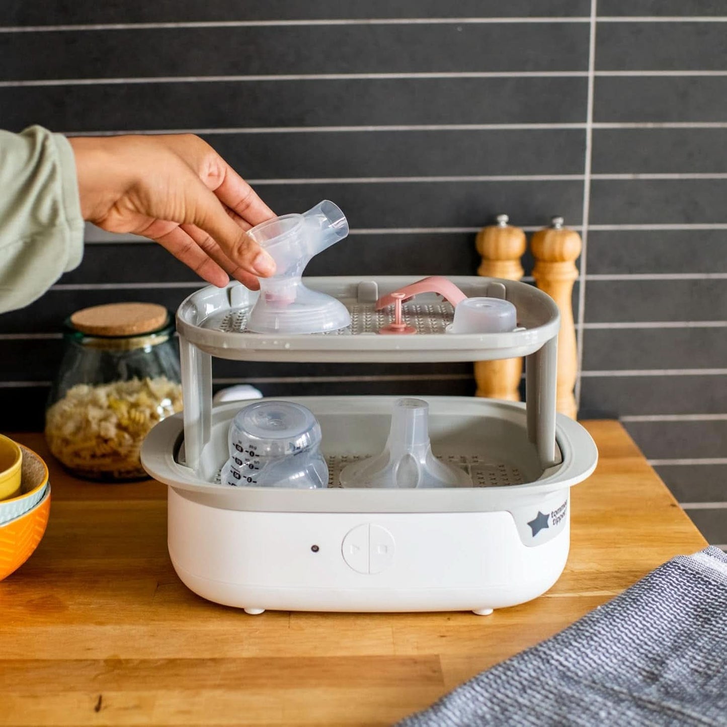 Tommee Tippee Made for Me Manuelle Einzel-Milchpumpe, Starke Saugkraft, Ergonomischer Griff, Tragbare Und Leise Milchpumpe, Samt Babyflasche Zubehör Essen und Stillen Bebe Naty Shop