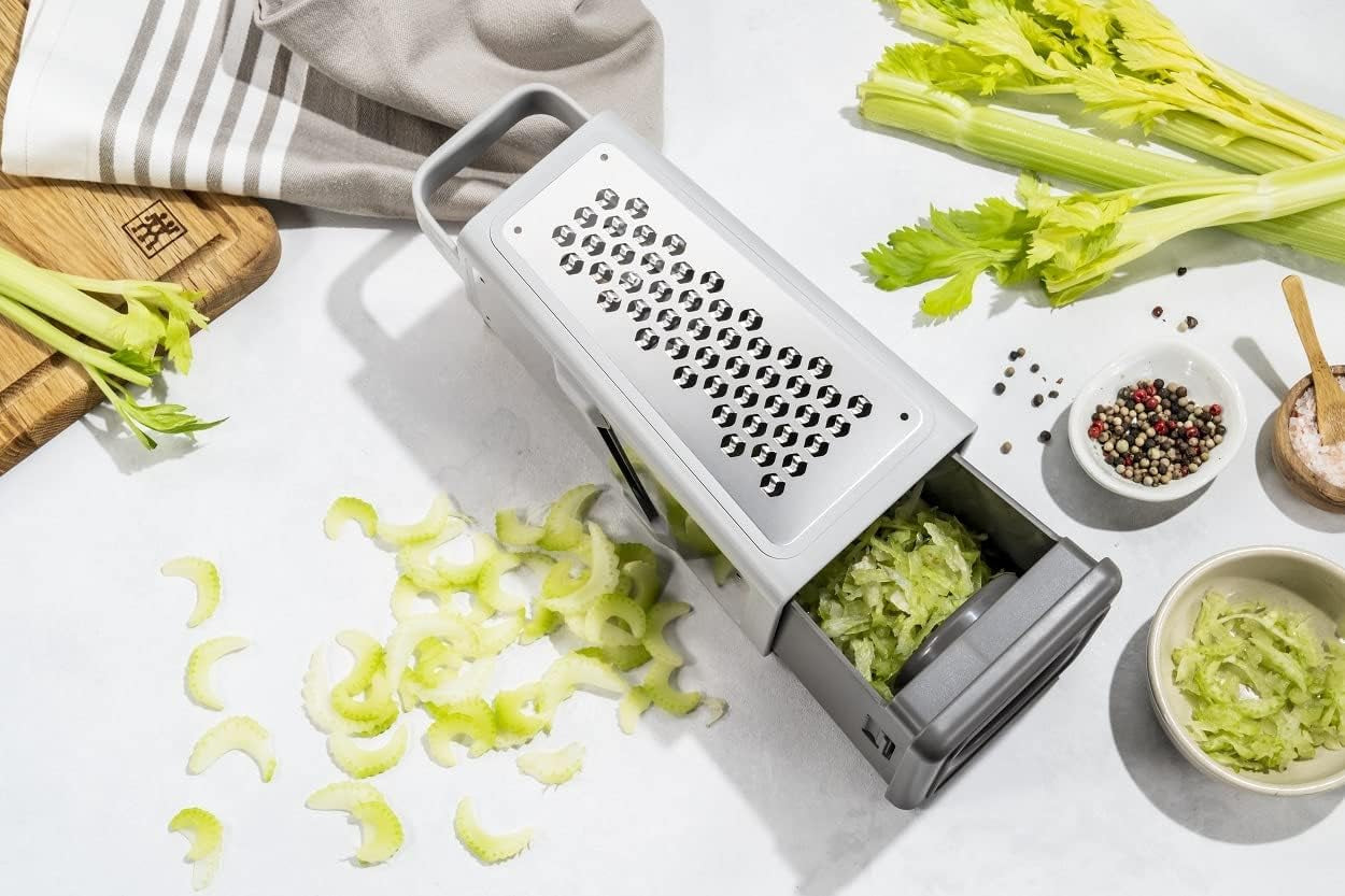 ZWILLING Z-Cut quadratische Reibe, Mehrzweck-Schäler mit Edelstahlklinge, Naty Shop