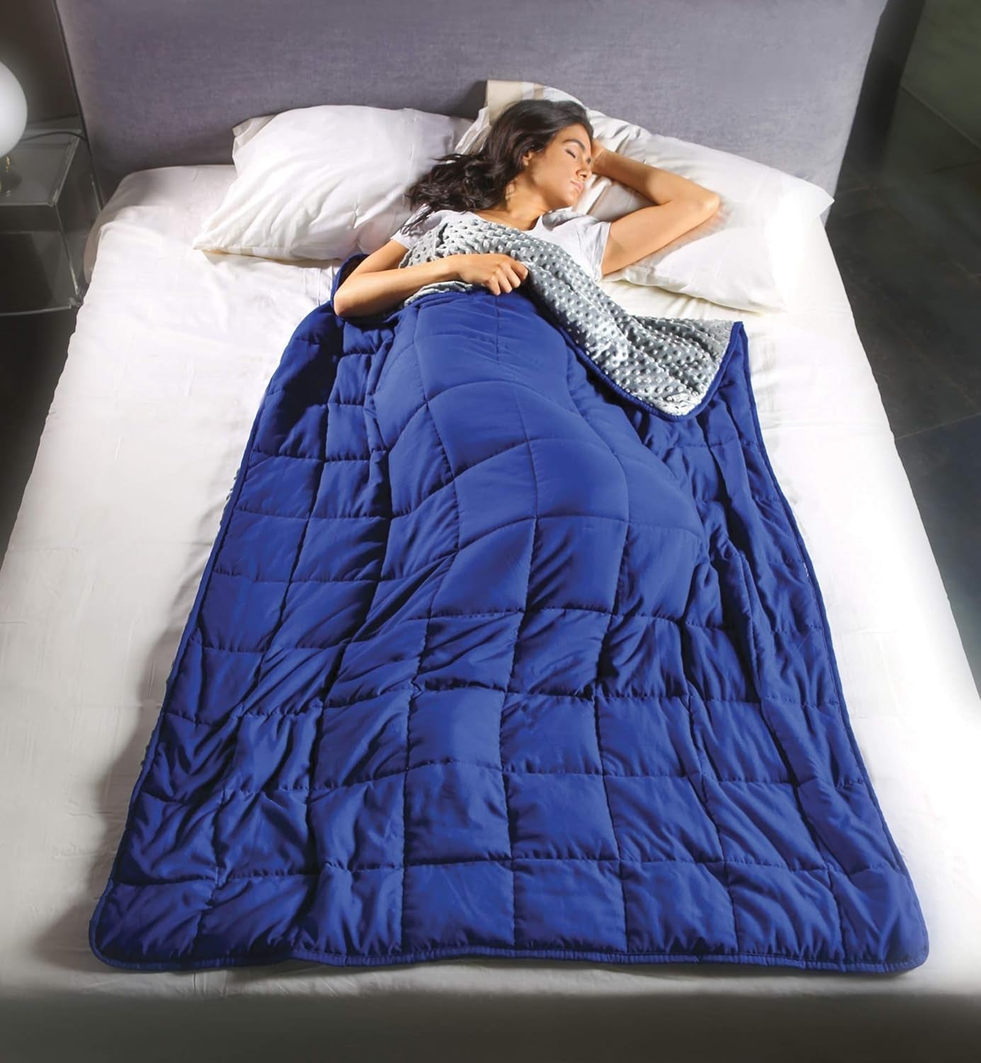 Kanguru Calmya, Gewichtsdecke 10,5 kg, Hilft Ihnen, besser einzuschlafen und zu schlafen, Geeignet für Personen mit einem Körpergewicht von mehr als 90 kg Bettdecken und Steppdecken Naty Shop Blau/Grau 10,5 kg 120X180
