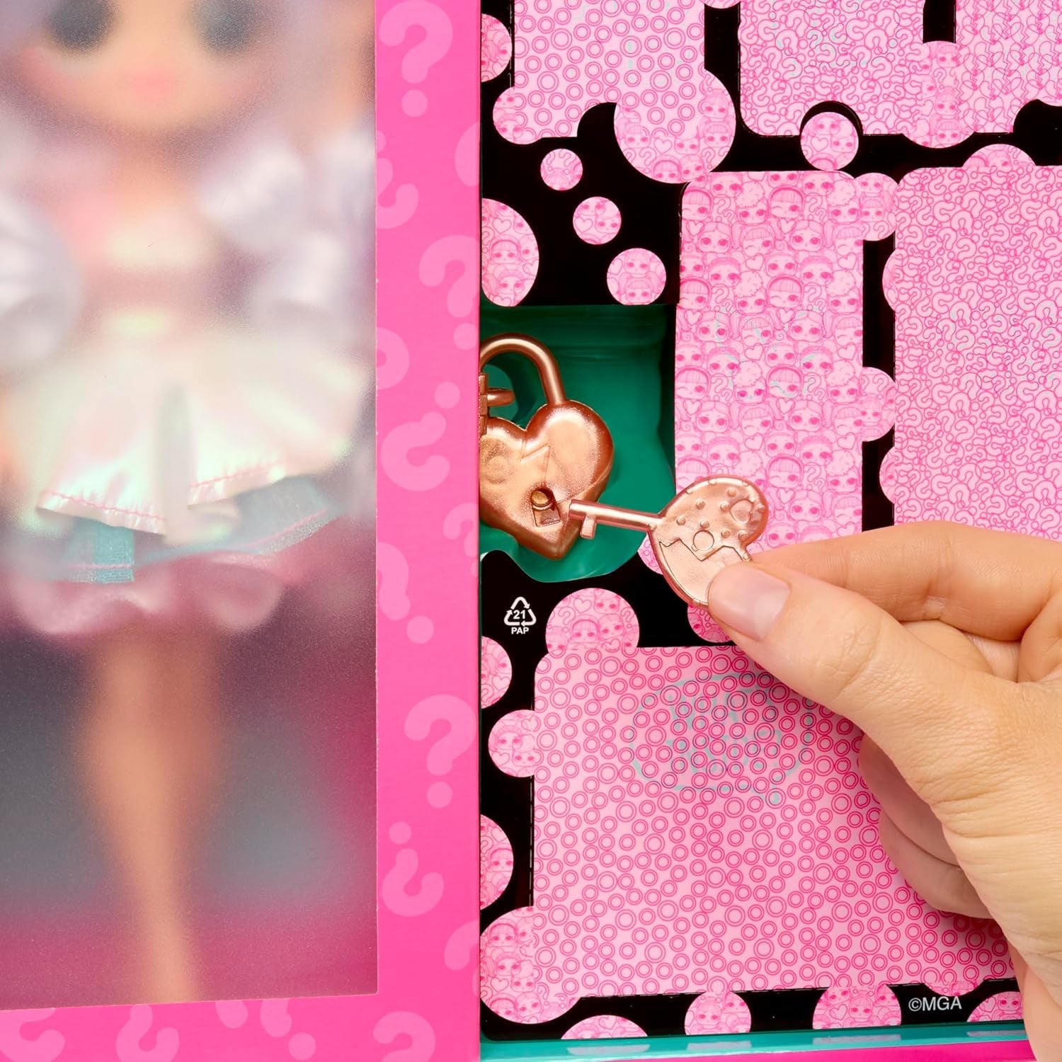 LOL Überraschung! OMG Eye Spy-Serie – Fee – Enthält 1 Puppe mit Outfit und Zubehör, Rätsellösung und Überraschungsentdeckung, 4 Sammelpuppen
