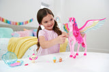 Barbie Pegasus Magic Hide and Seek – Interaktives Spielzeug mit Lichtern und Geräuschen, 10 Zubehörteilen, Regenbogenflügeln, für Kinder ab 3 Jahren, HLC41
